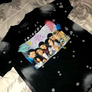 Large friends tee shirt that fits more like a medium!